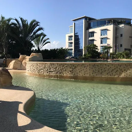 Family With Swimming Pools 3 Bedroom 2 Bathroom Rock Facing