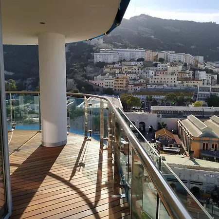 Apartment Family With Swimming Pools 3 Bedroom 2 Bathroom Rock Facing *
